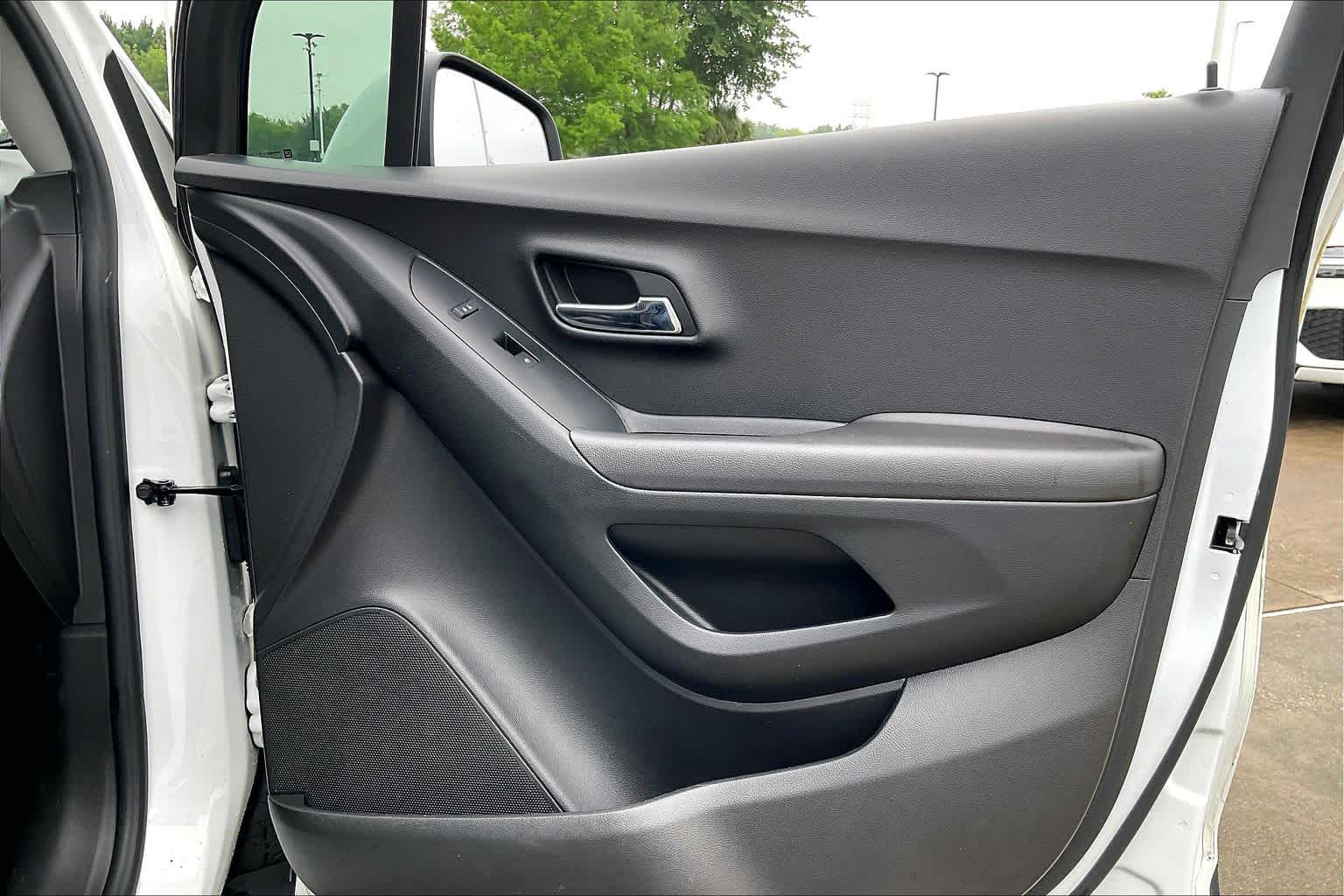 2020 Chevrolet Trax LT Summit White at AutoNation USA Katy
