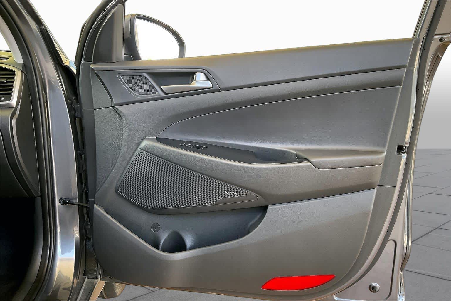 2017 Hyundai Tucson SE Plus Coliseum Gray at AutoNation USA Katy