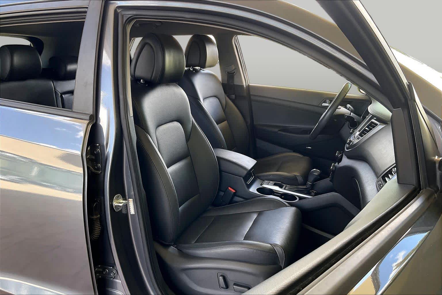2017 Hyundai Tucson SE Plus Coliseum Gray at AutoNation USA Katy