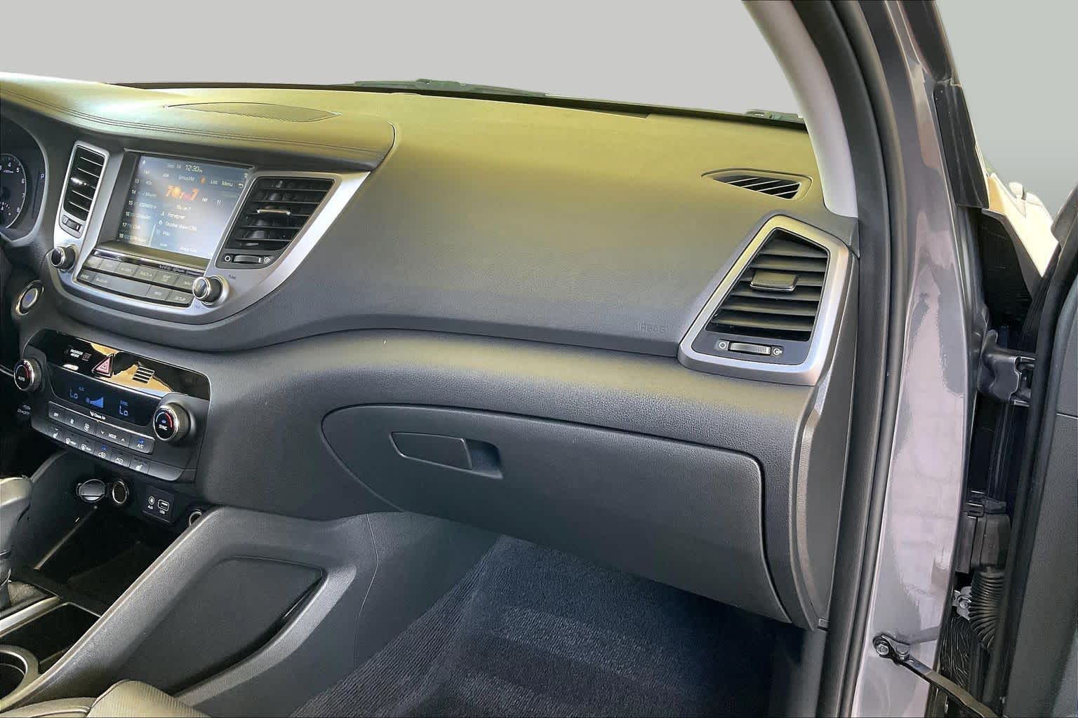 2017 Hyundai Tucson SE Plus Coliseum Gray at AutoNation USA Katy