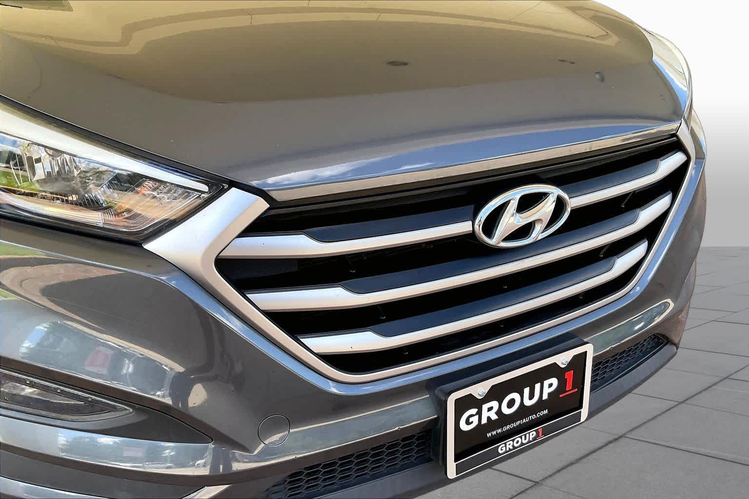 2017 Hyundai Tucson SE Plus Coliseum Gray at AutoNation USA Katy