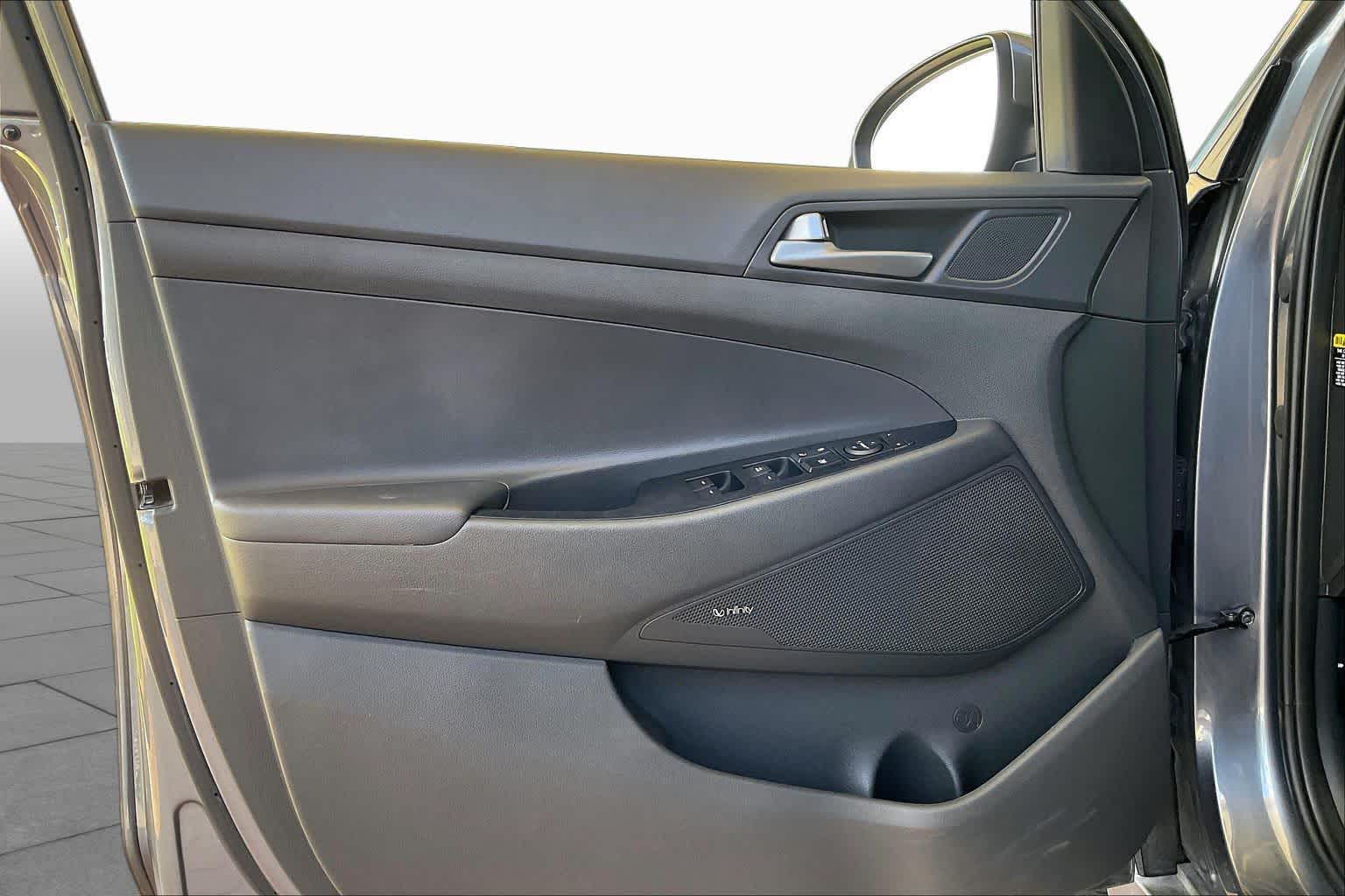 2017 Hyundai Tucson SE Plus Coliseum Gray at AutoNation USA Katy