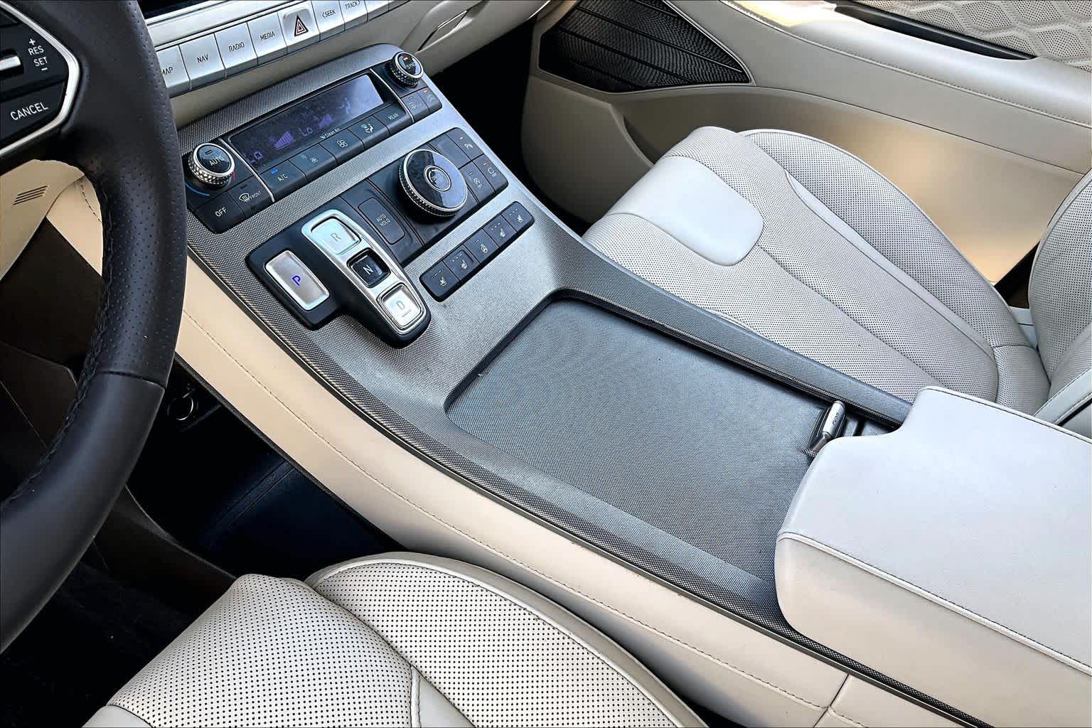 2020 Hyundai Palisade Limited Hyper White at Honda of Clear Lake
