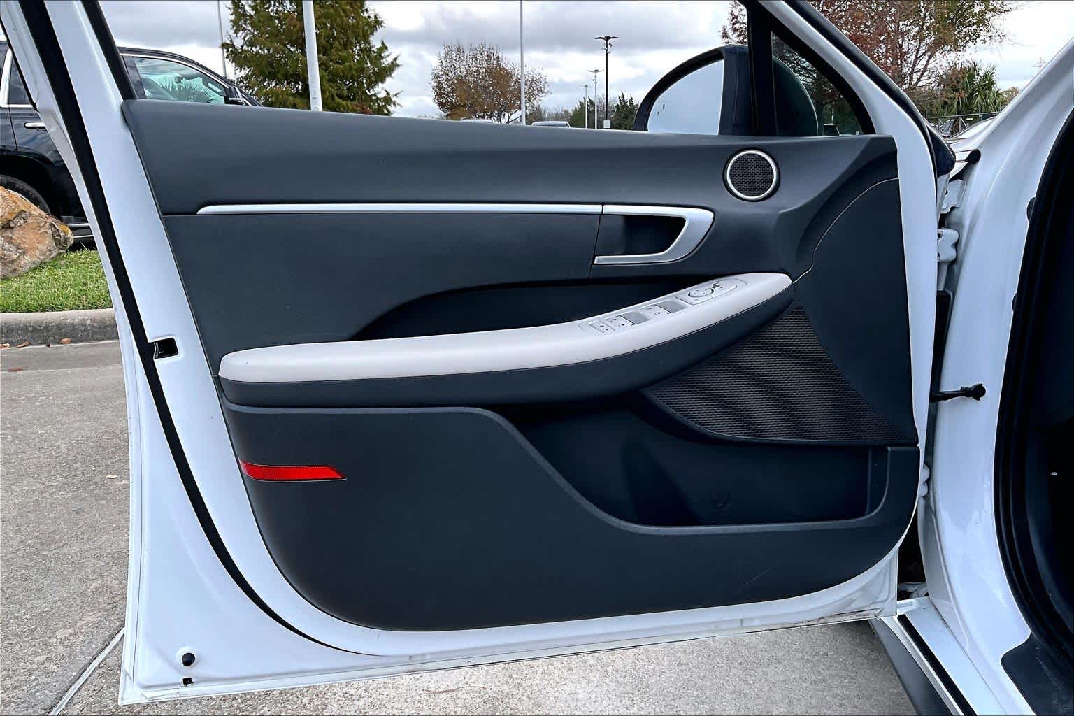 2023 Hyundai Sonata SE Serenity White at Robbins Nissan