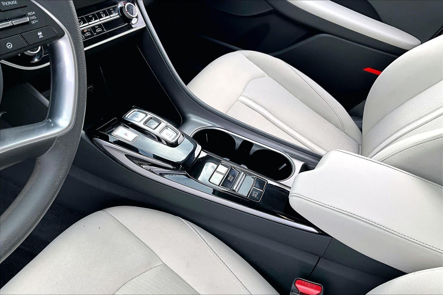 2023 Hyundai Sonata SE Serenity White at Robbins Nissan