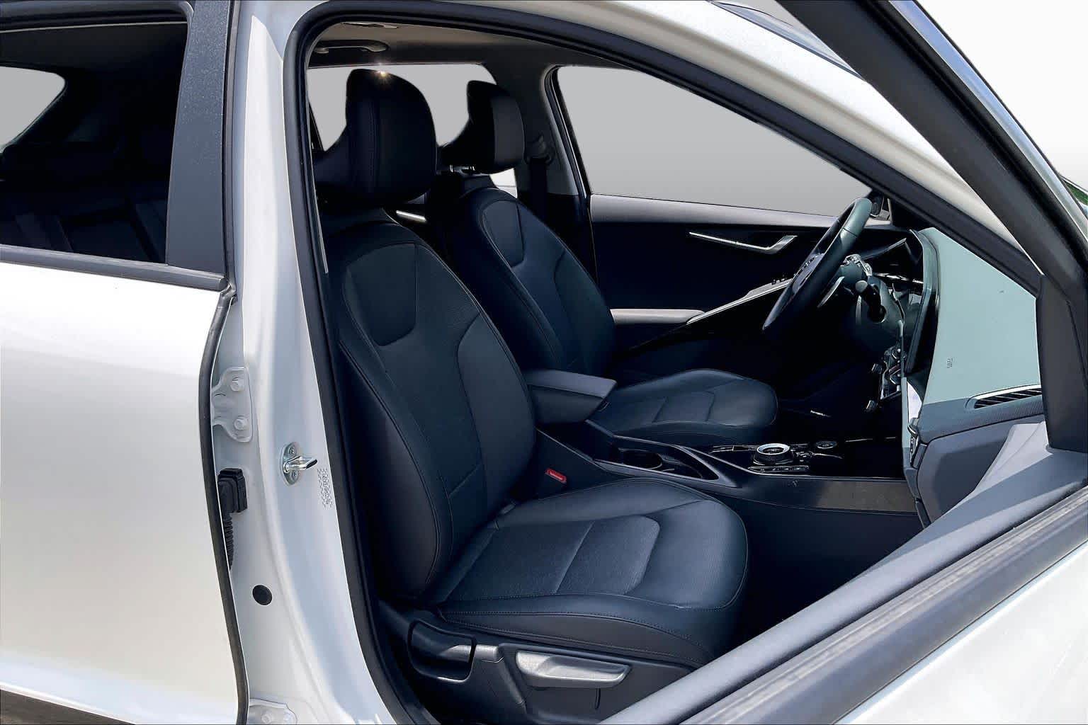 2024 Kia Niro Plug-In Hybrid SX Touring - 7