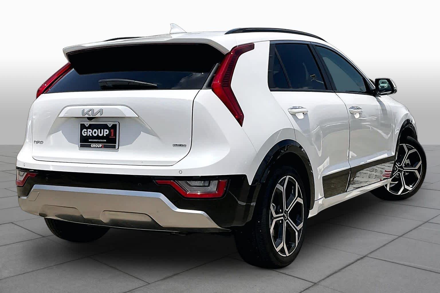 2024 Kia Niro Plug-In Hybrid SX Touring - 11