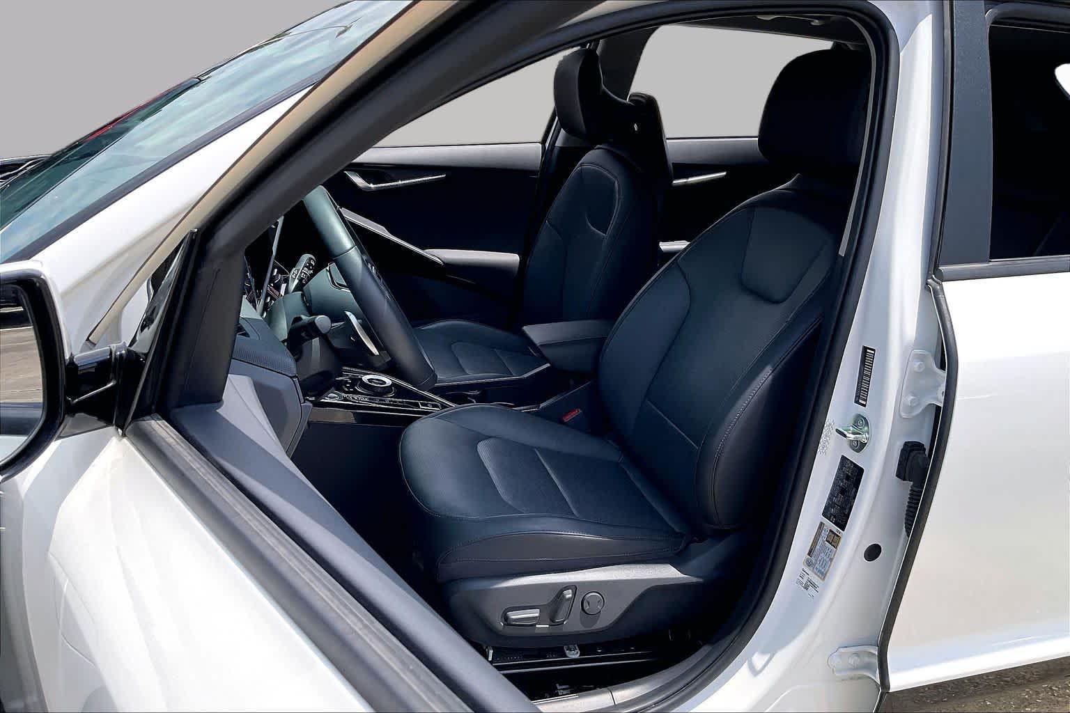 2024 Kia Niro Plug-In Hybrid SX Touring - 6