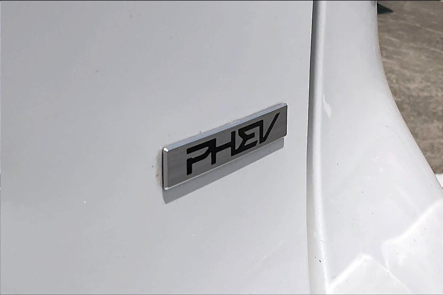 2024 Kia Niro Plug-In Hybrid SX Touring - 8