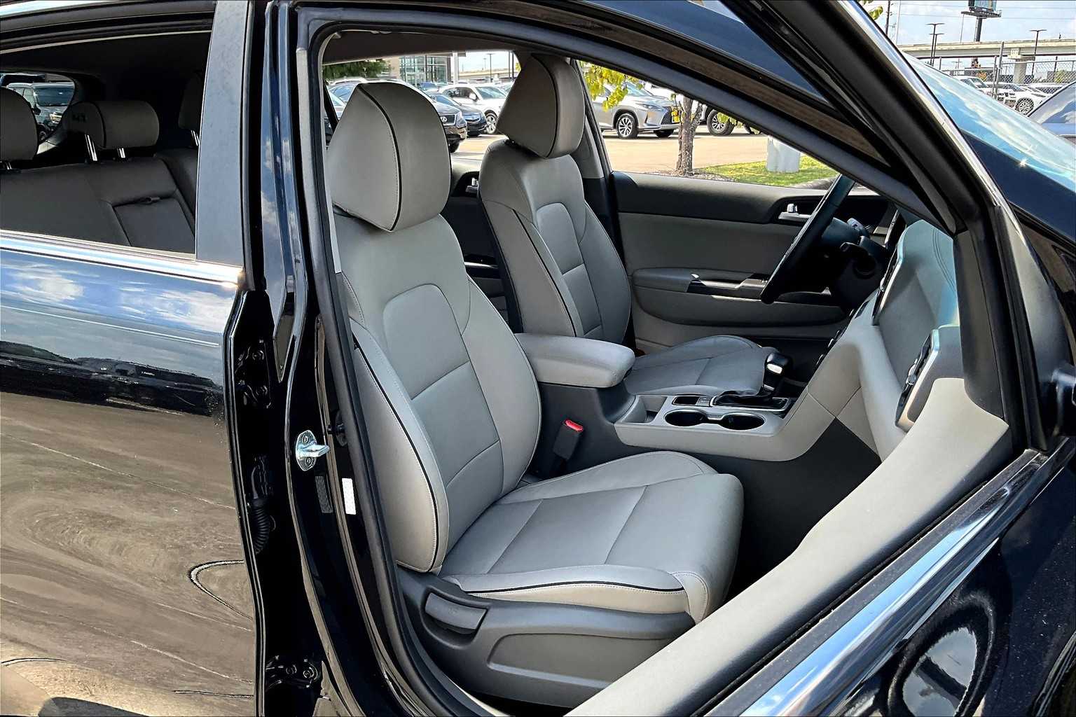 2017 Kia Sportage EX - 6