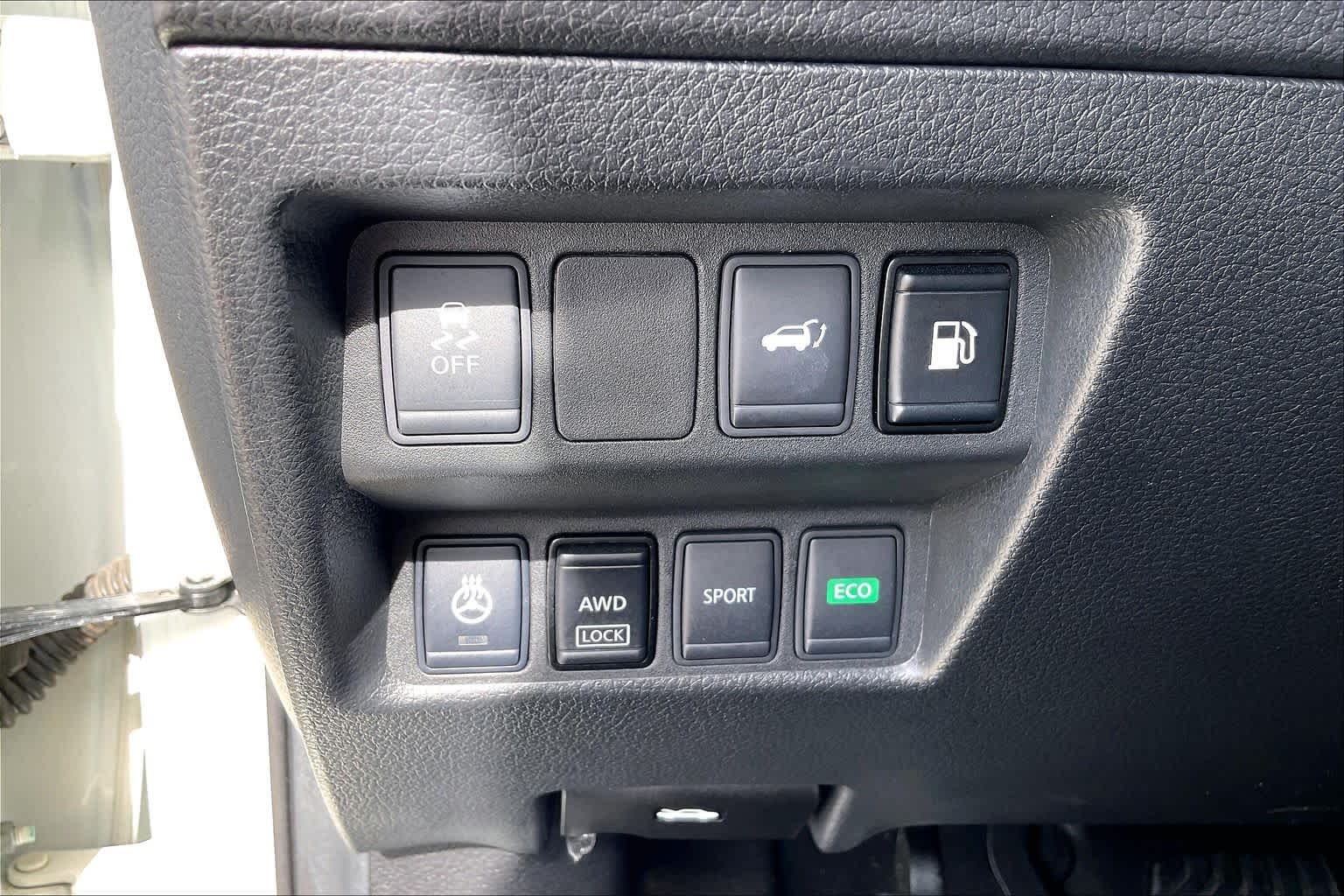 2018 Nissan Rogue SV Pearl White at Mercedes-Benz of Houston North