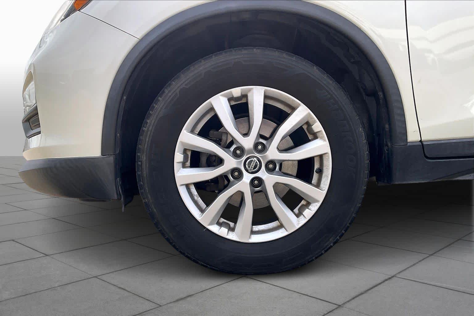 2018 Nissan Rogue SV Pearl White at Mercedes-Benz of Houston North