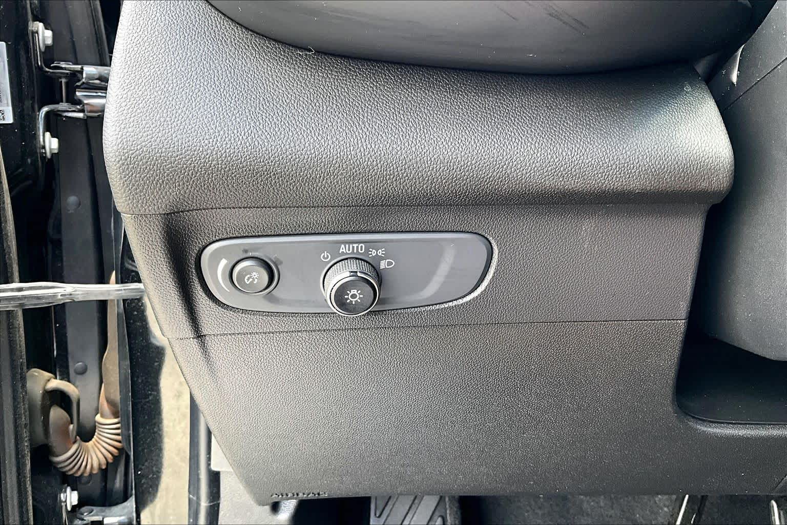 2022 Buick Envision Essence Ebony Twilight Metallic at Group 1 GMC Buick South