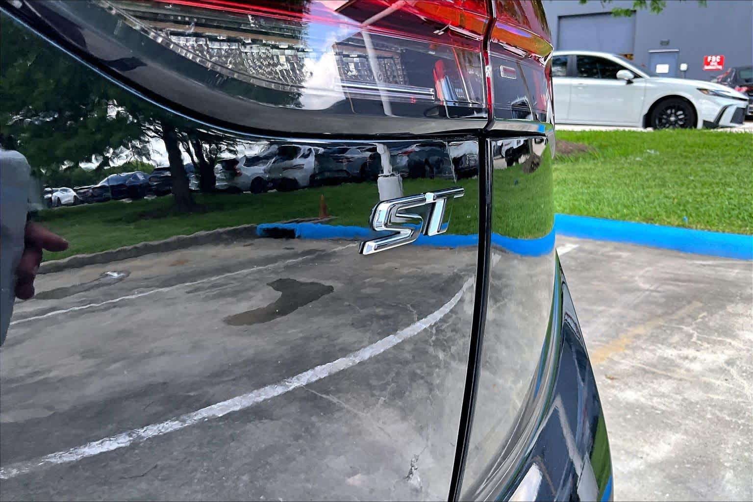 2022 Buick Envision Essence Ebony Twilight Metallic at Group 1 GMC Buick South