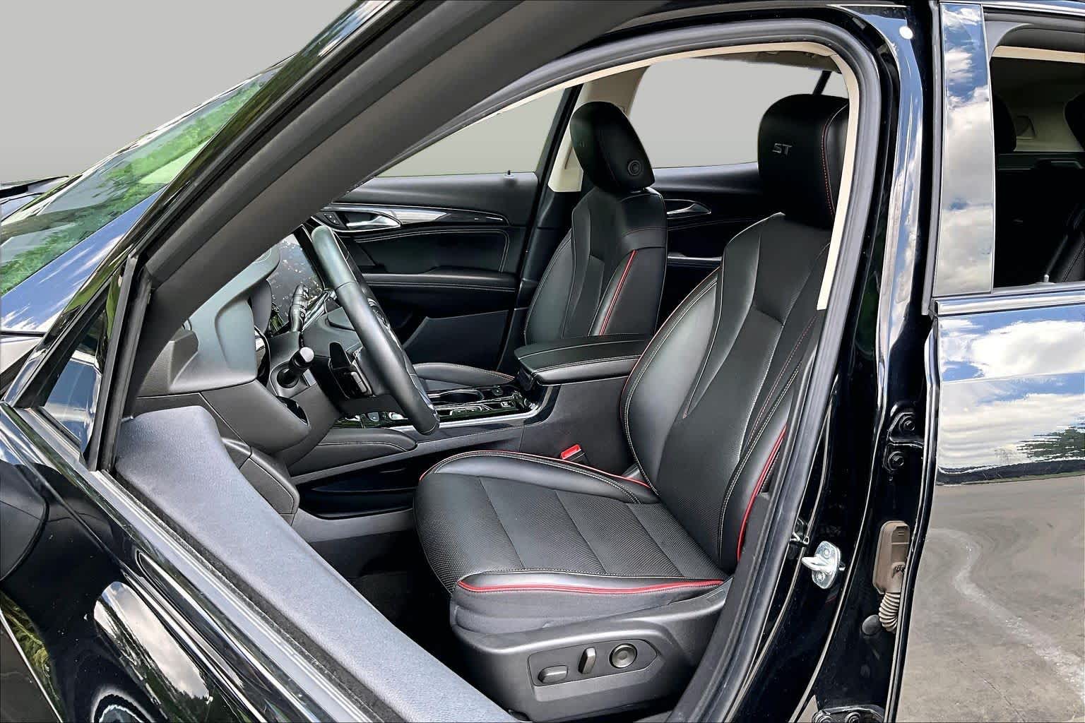 2022 Buick Envision Essence Ebony Twilight Metallic at Group 1 GMC Buick South