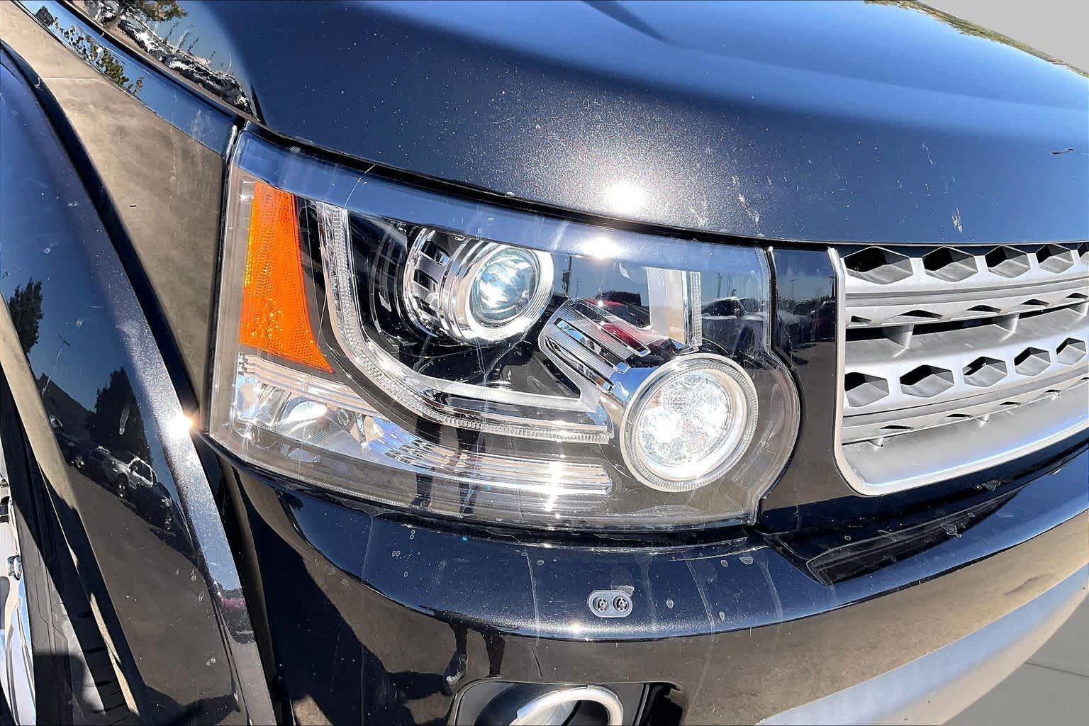 2016 Land Rover LR4 photo 26 of 33