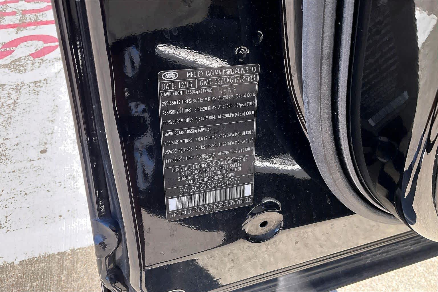 2016 Land Rover LR4 photo 33 of 33