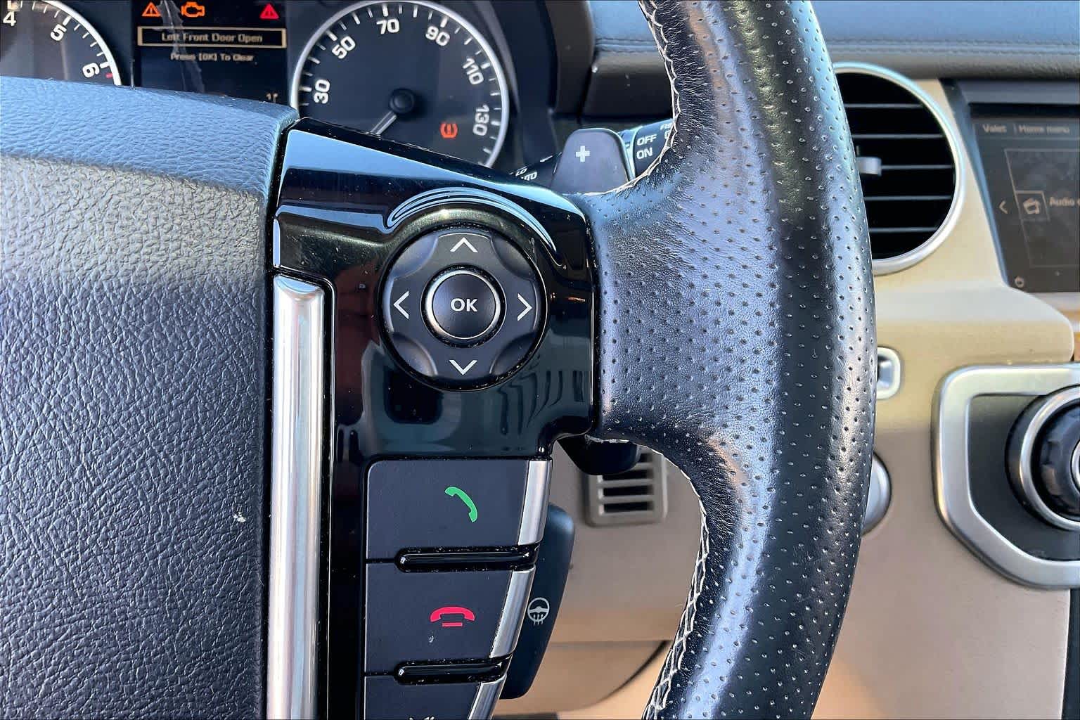 2016 Land Rover LR4 photo 23 of 33