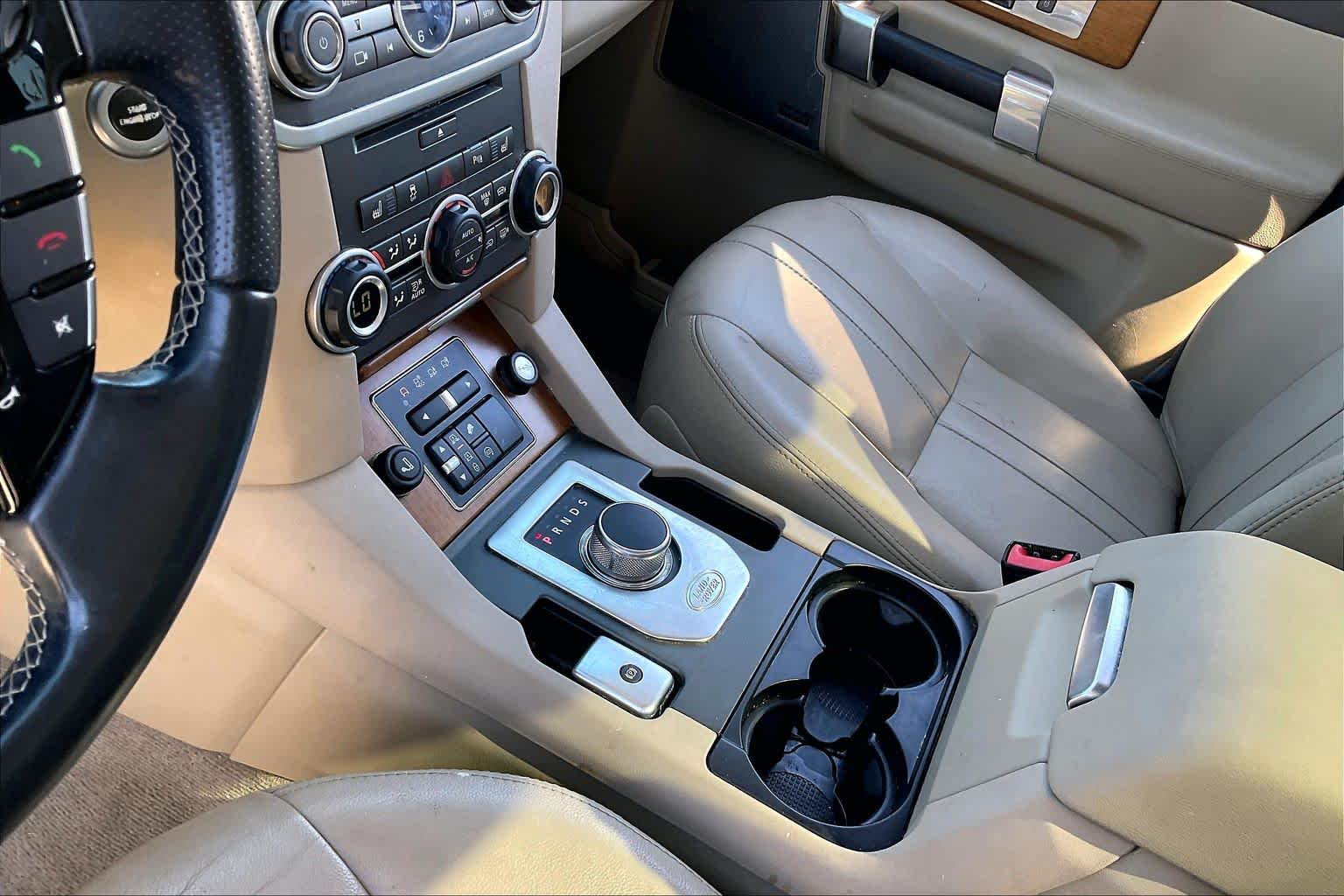 2016 Land Rover LR4 photo 15 of 33