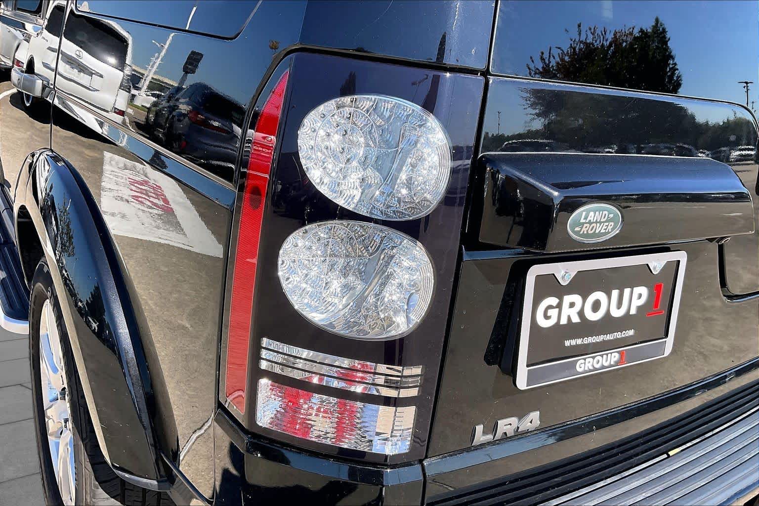 2016 Land Rover LR4 photo 27 of 33