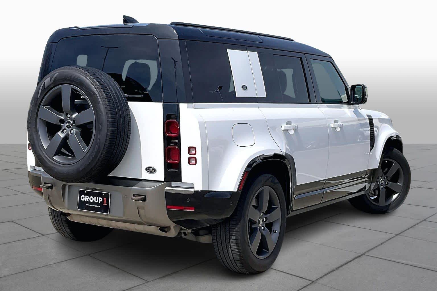 2021 Land Rover Defender X-Dynamic SE - 11