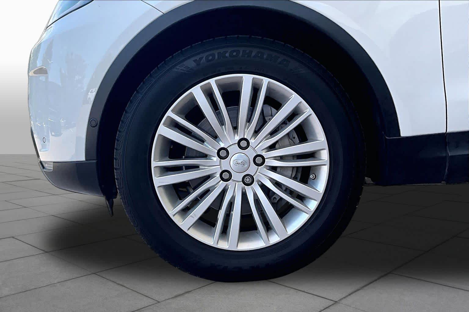 2020 Land Rover Discovery HSE Luxury - 9