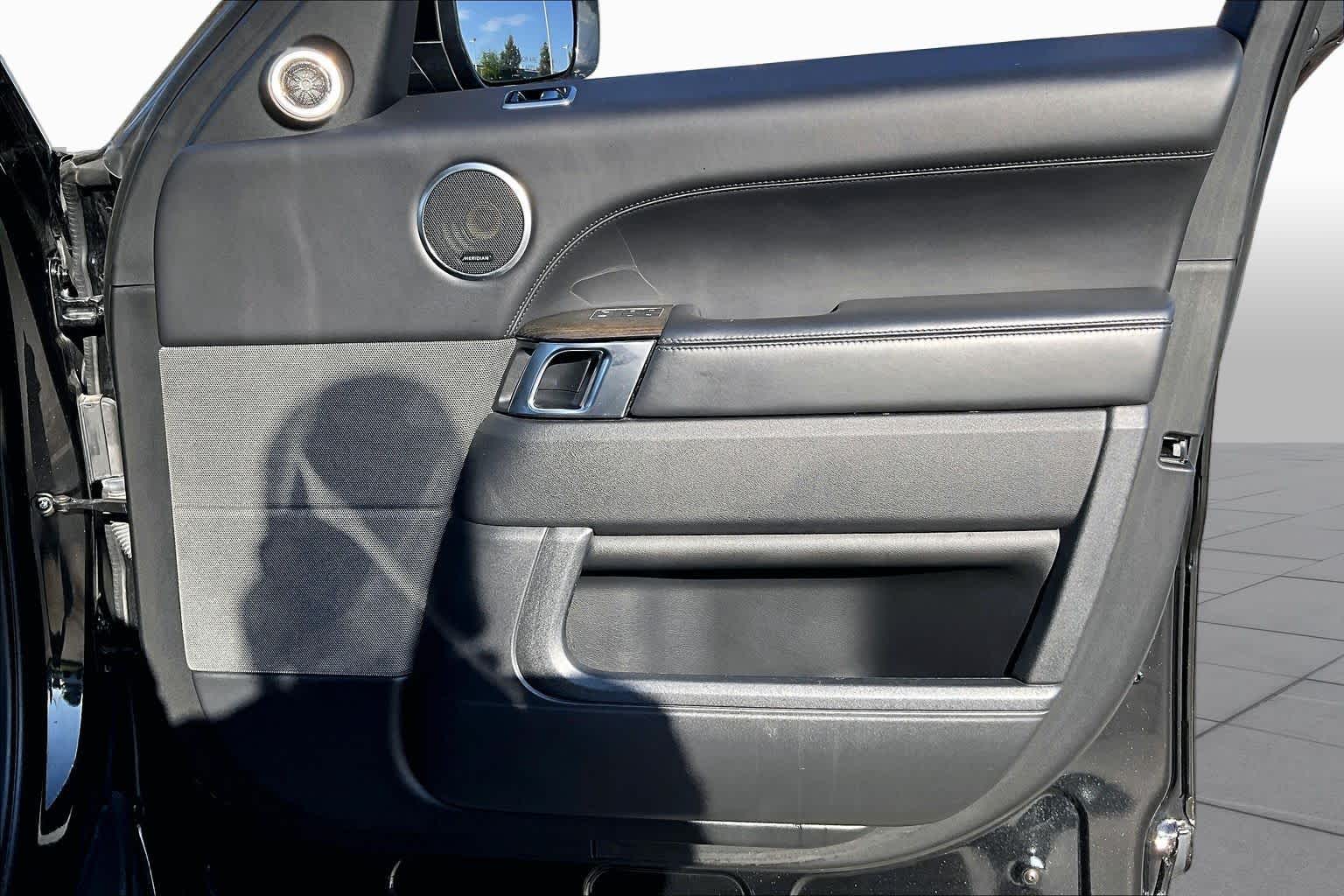 2020 Land Rover Range Rover Sport photo 21 of 35