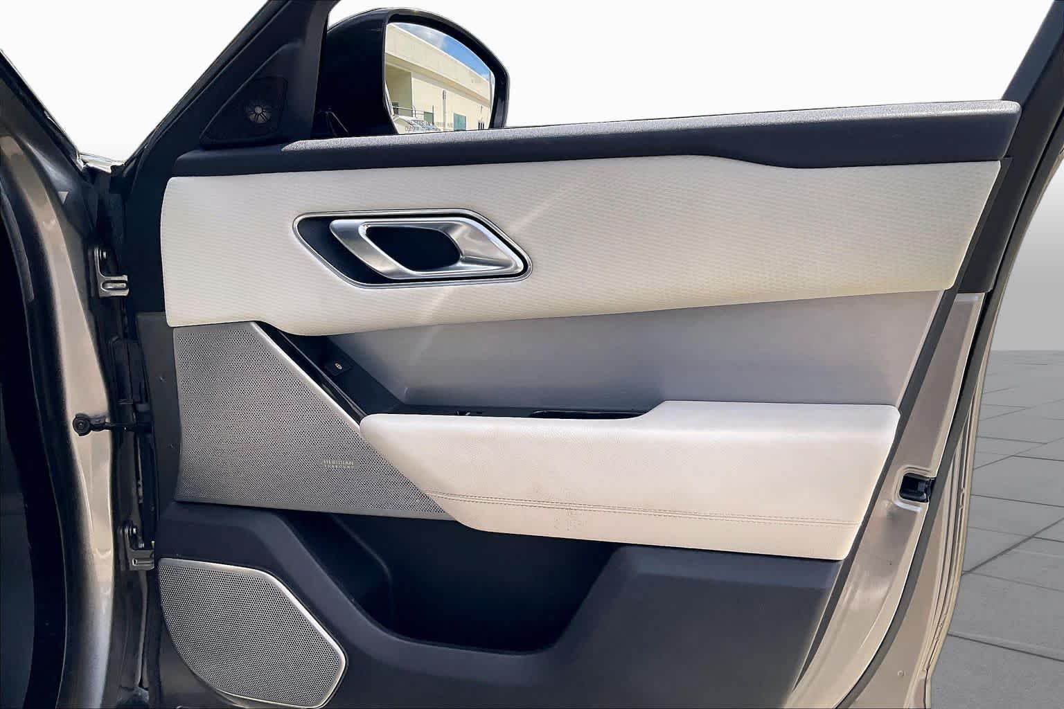2019 Land Rover Range Rover Velar photo 21 of 34