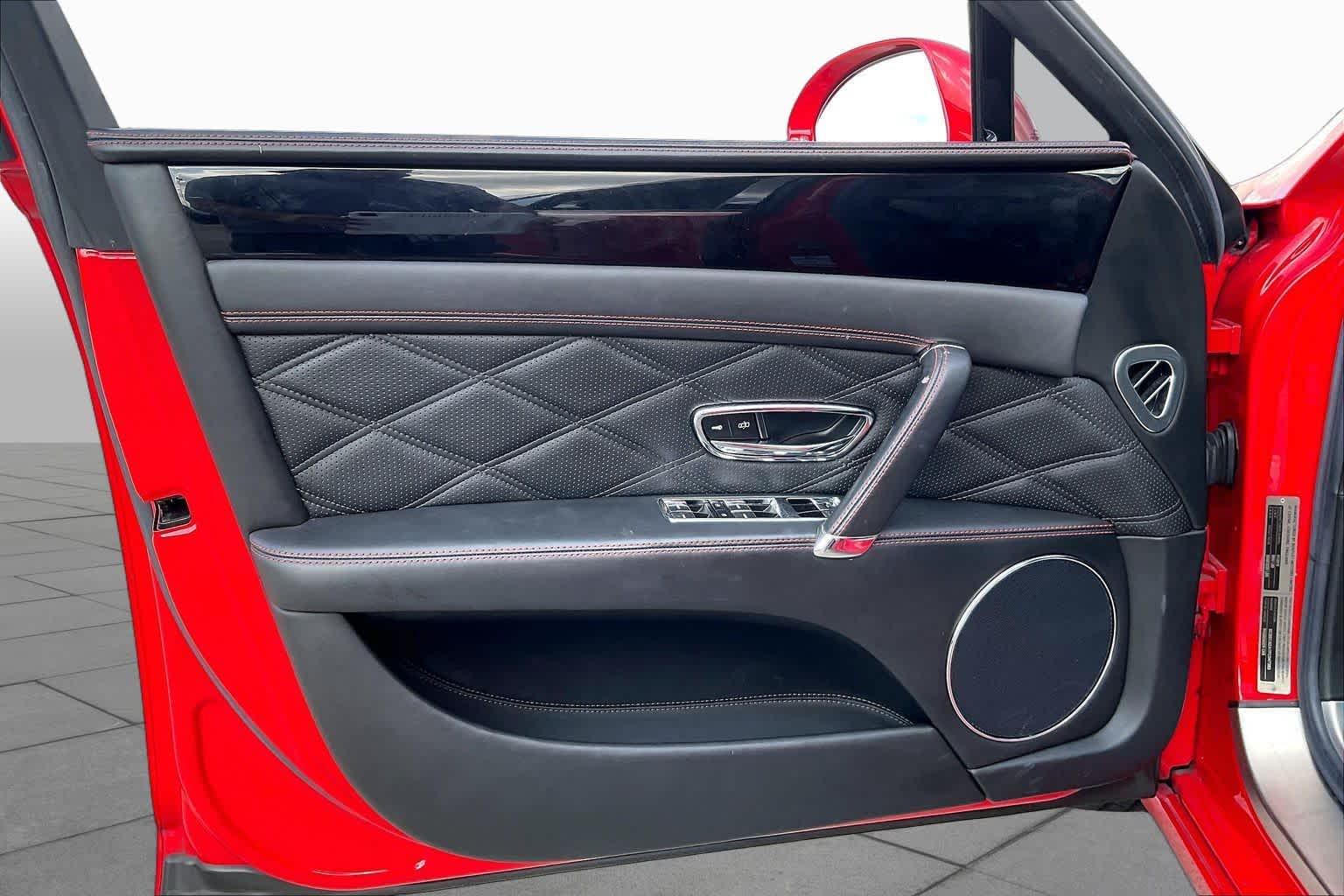 2015 Bentley Flying Spur photo 19 of 31