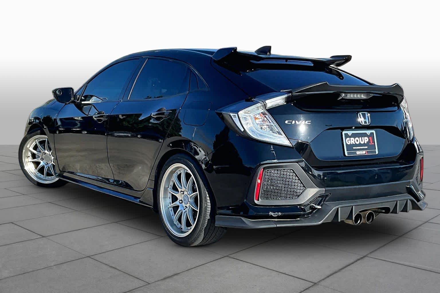 2017 Honda Civic Hatchback photo 11 of 35