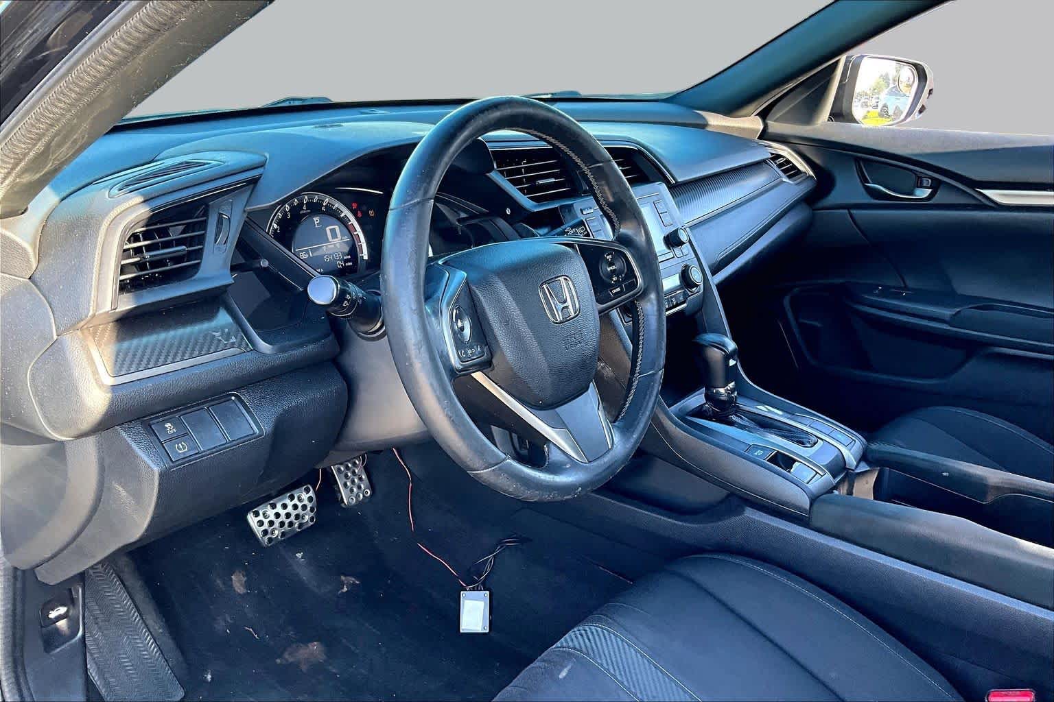 2017 Honda Civic Hatchback photo 16 of 35