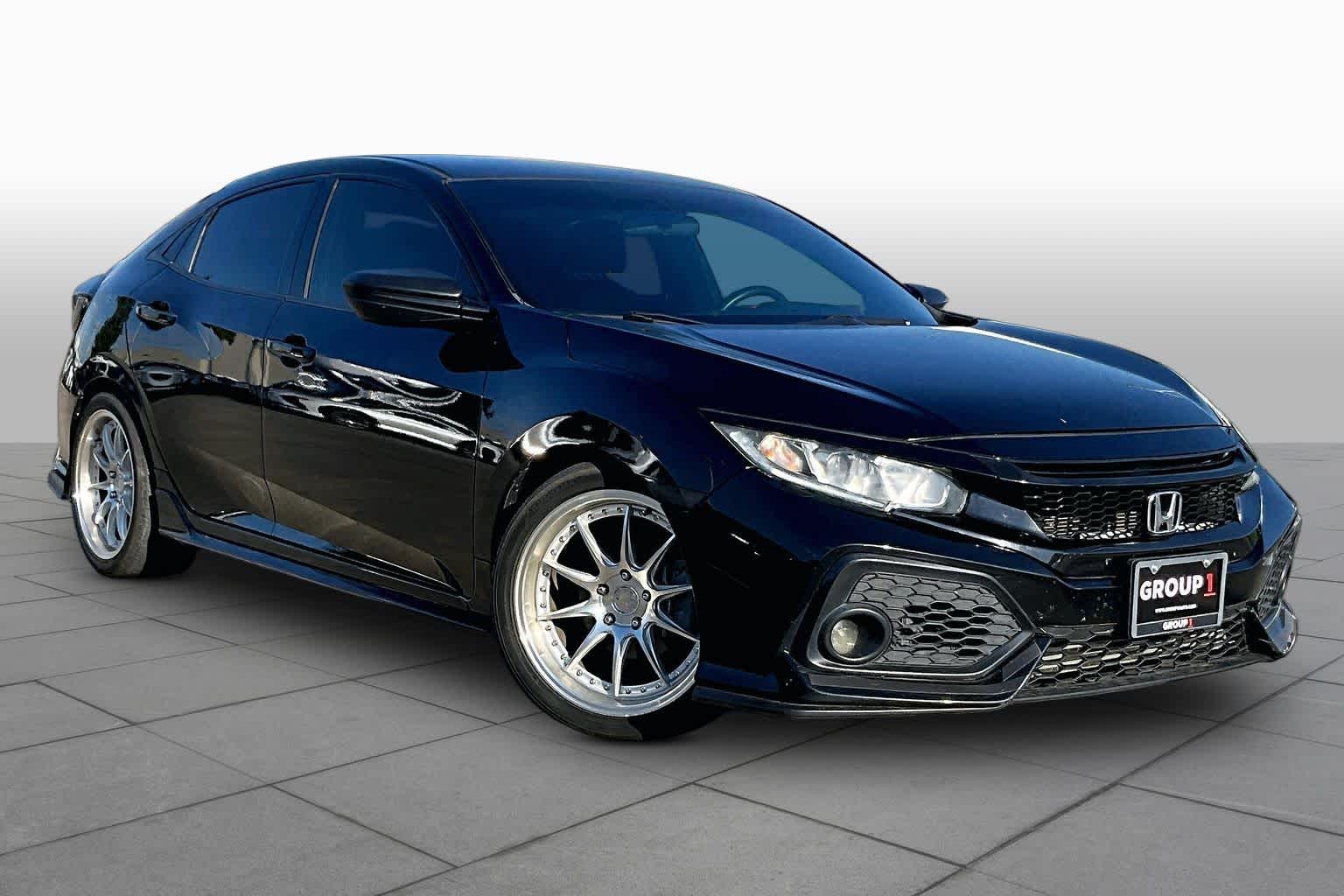2017 Honda Civic Hatchback photo 3 of 35