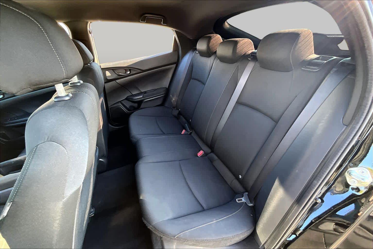2017 Honda Civic Hatchback photo 19 of 35