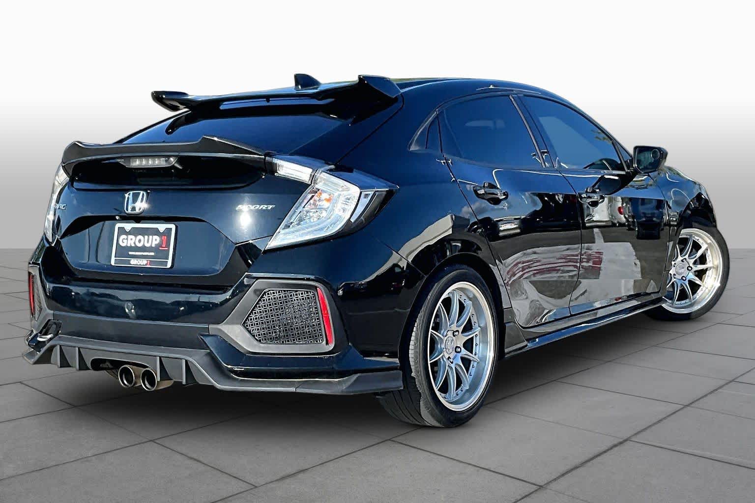 2017 Honda Civic Hatchback photo 12 of 35