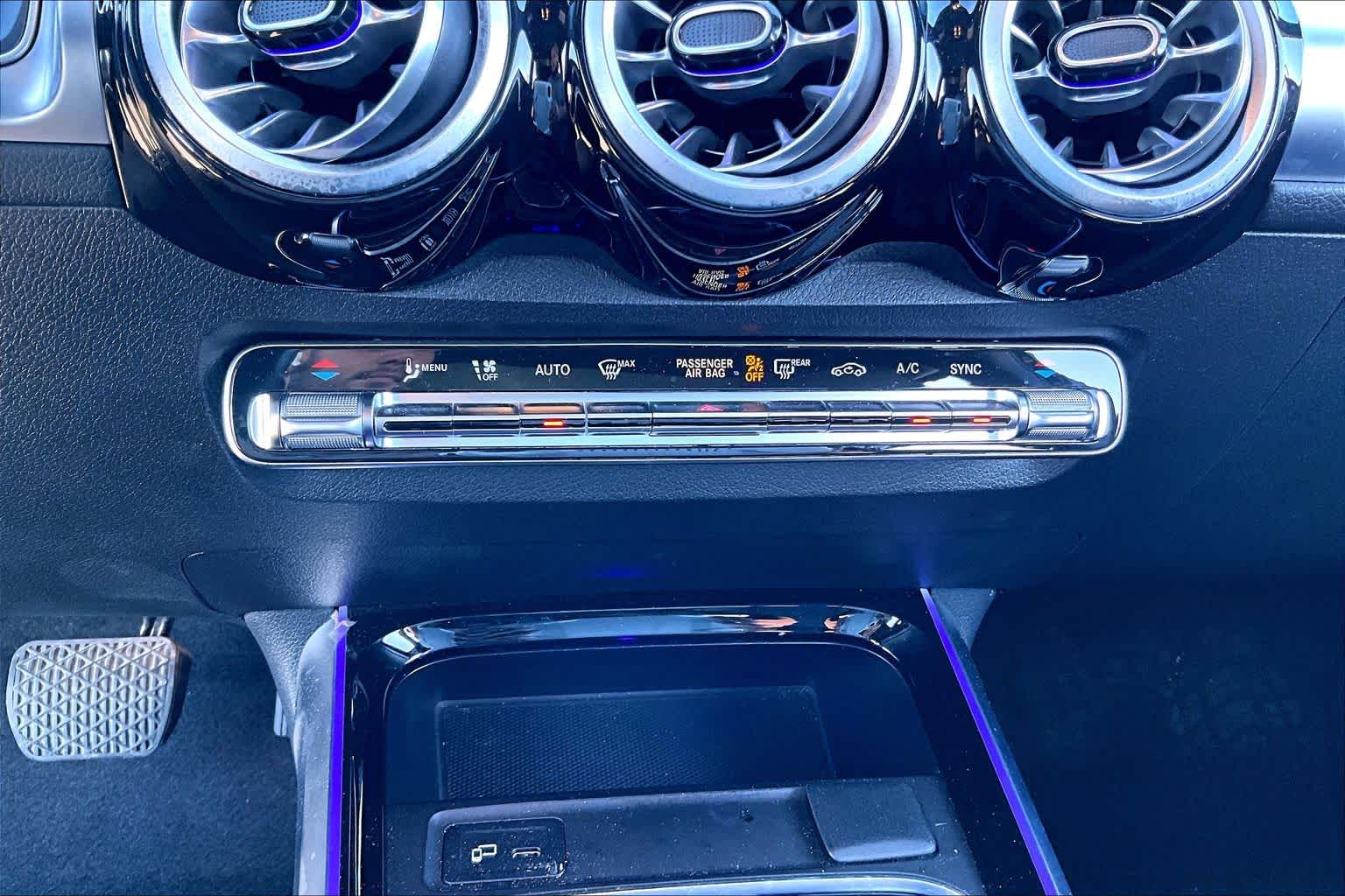 2022 Mercedes-Benz GLB 250 GLB 250 Night Black at Group 1 Toyota Southwest