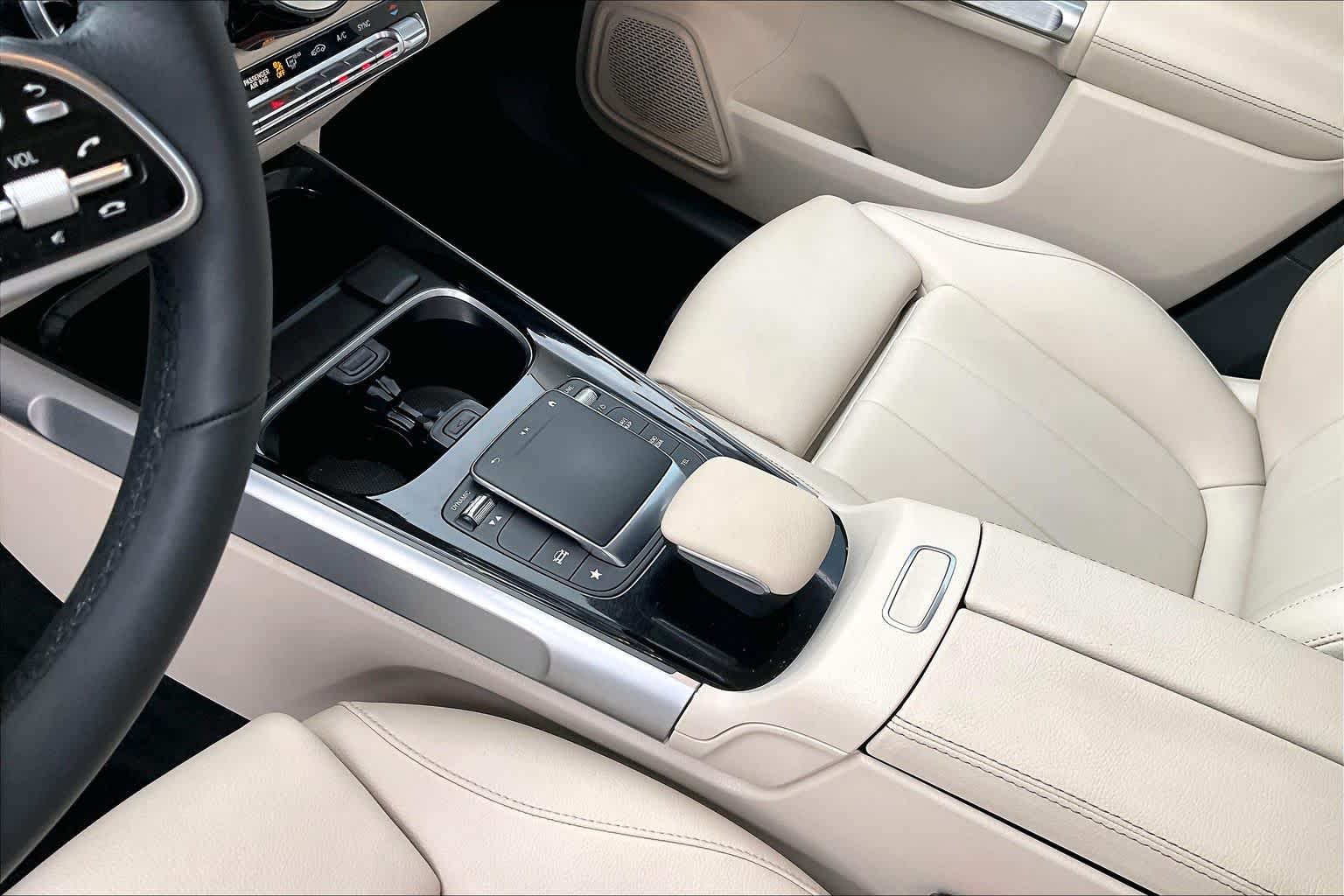 2022 Mercedes-Benz GLB GLB 250 Polar White at Mercedes-Benz of Houston North