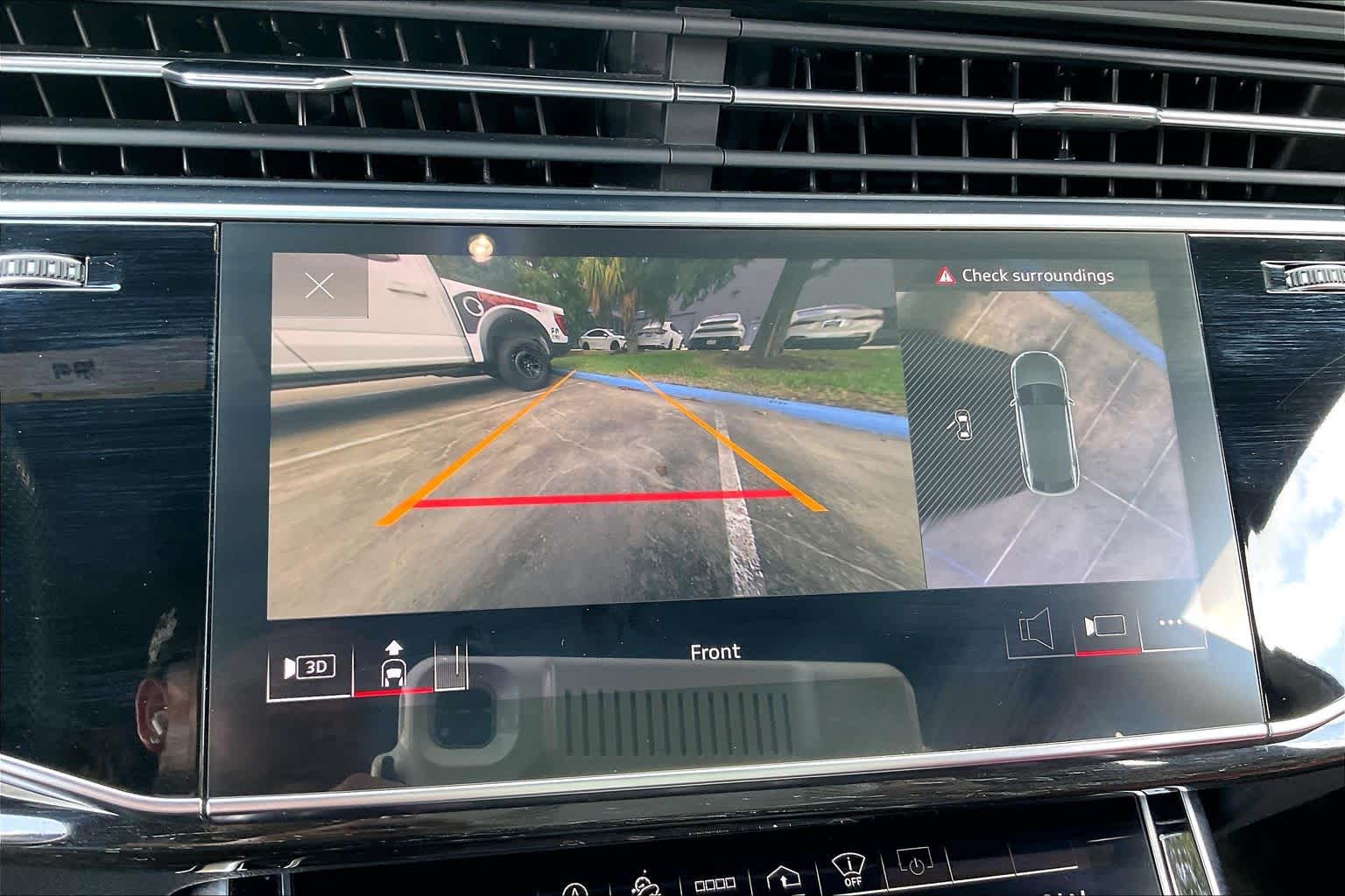 2021 Audi SQ8 photo 24 of 34