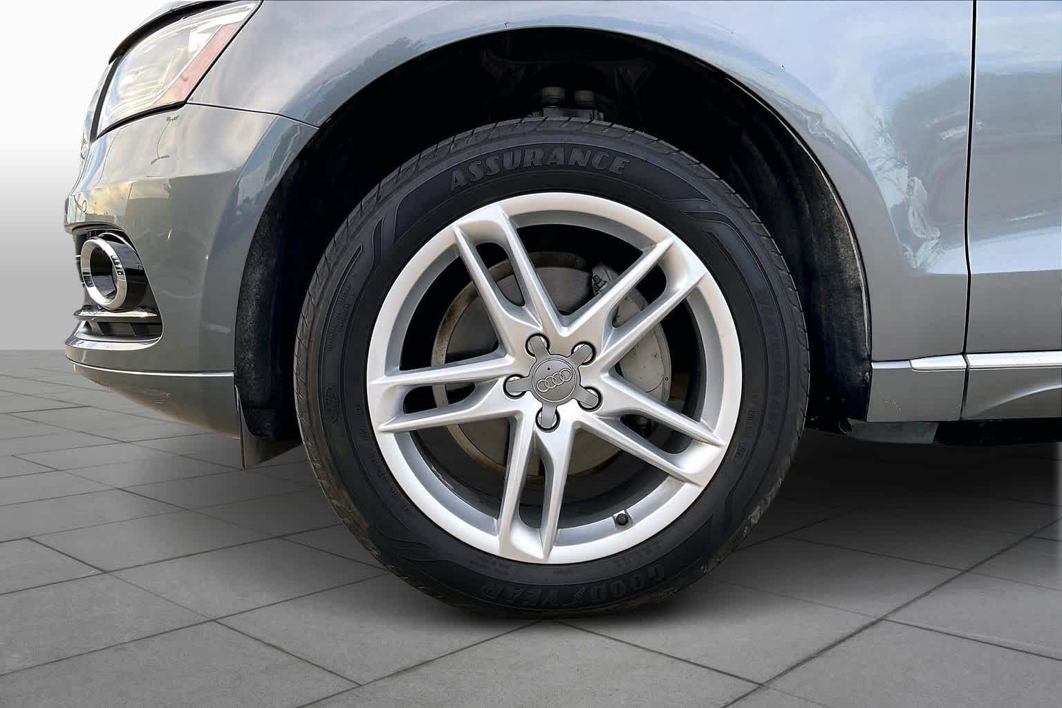2015 Audi Q5 Premium Plus Daytona Gray Pearl Effect at AutoNation USA Houston