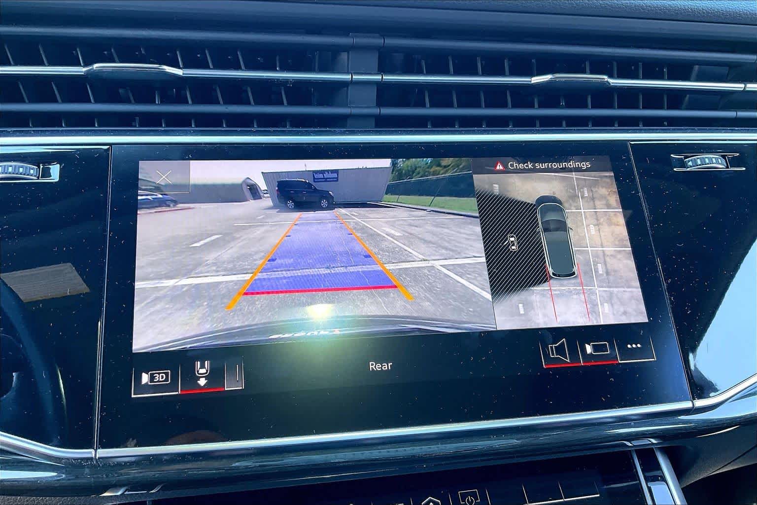 2021 Audi Q7 photo 25 of 35