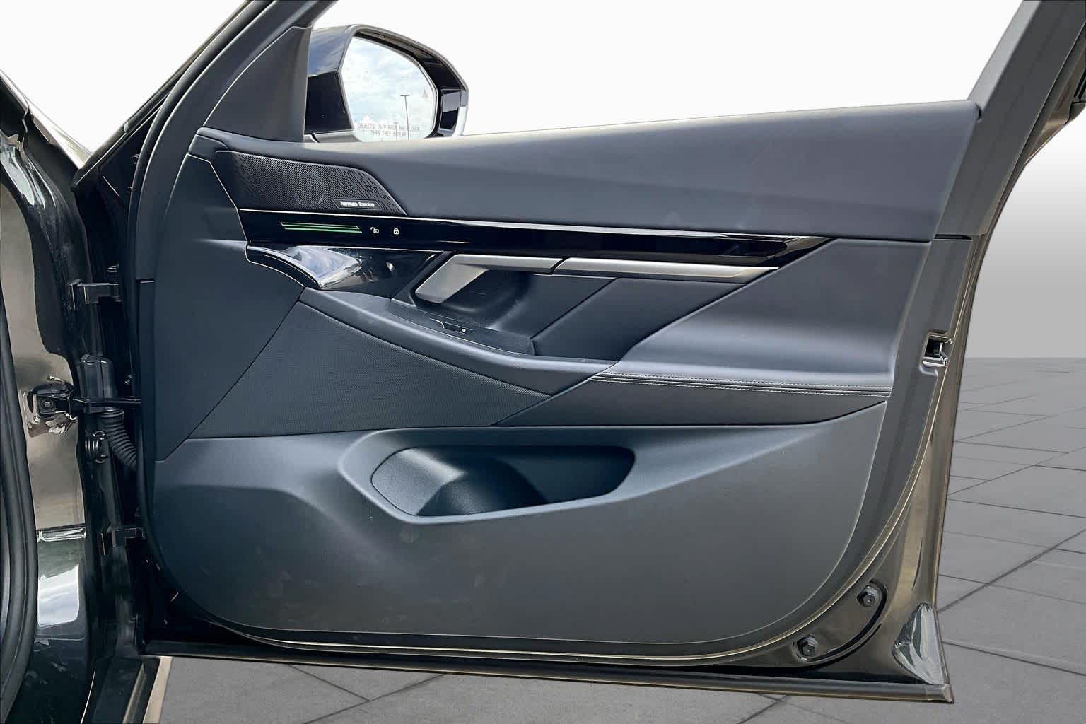 2025 BMW 530i 530i Dark Graphite Metallic at Lexus Southwest Houston