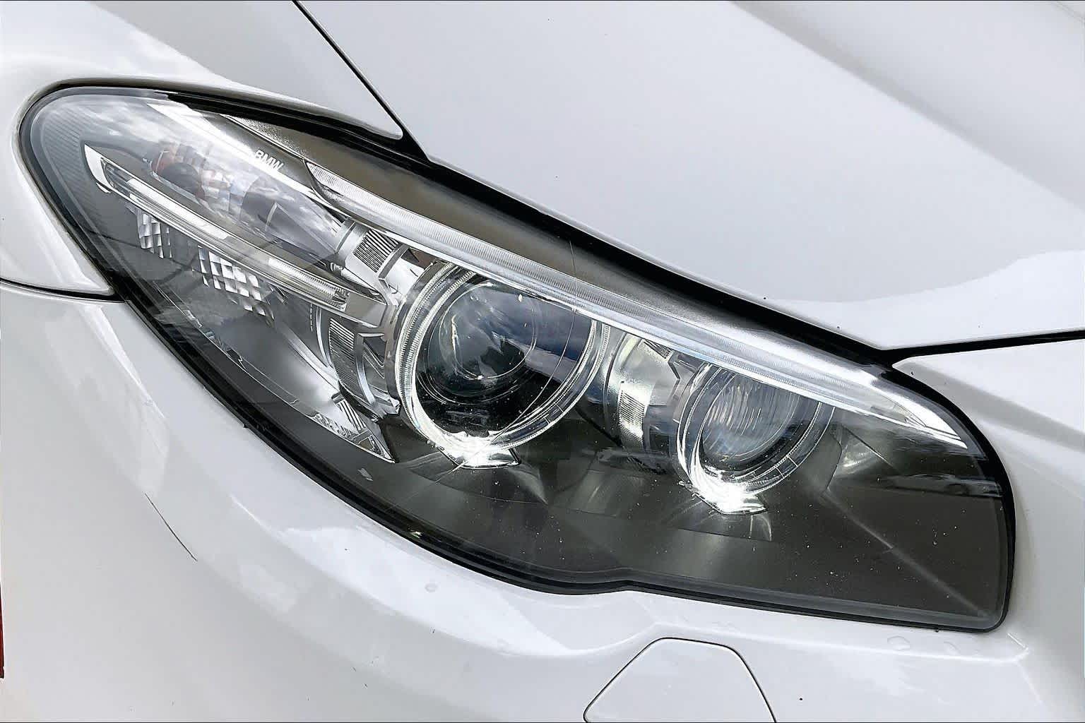 2015 BMW 528i photo 25 of 34