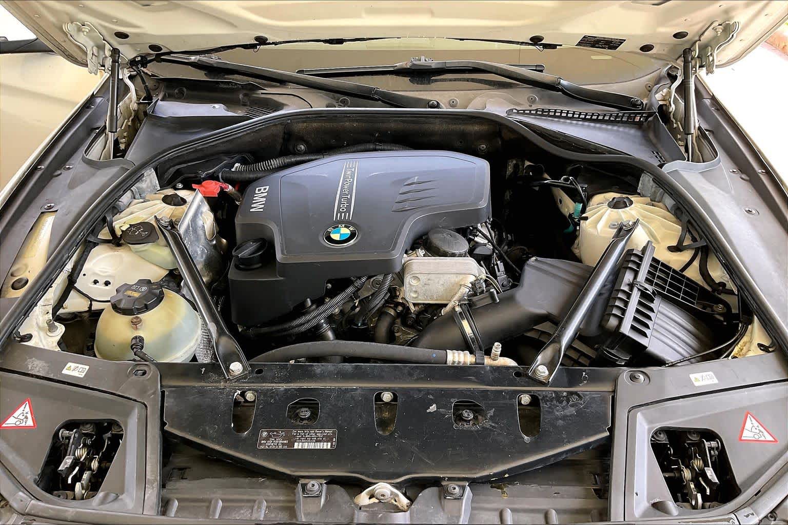 2015 BMW 528i photo 29 of 34