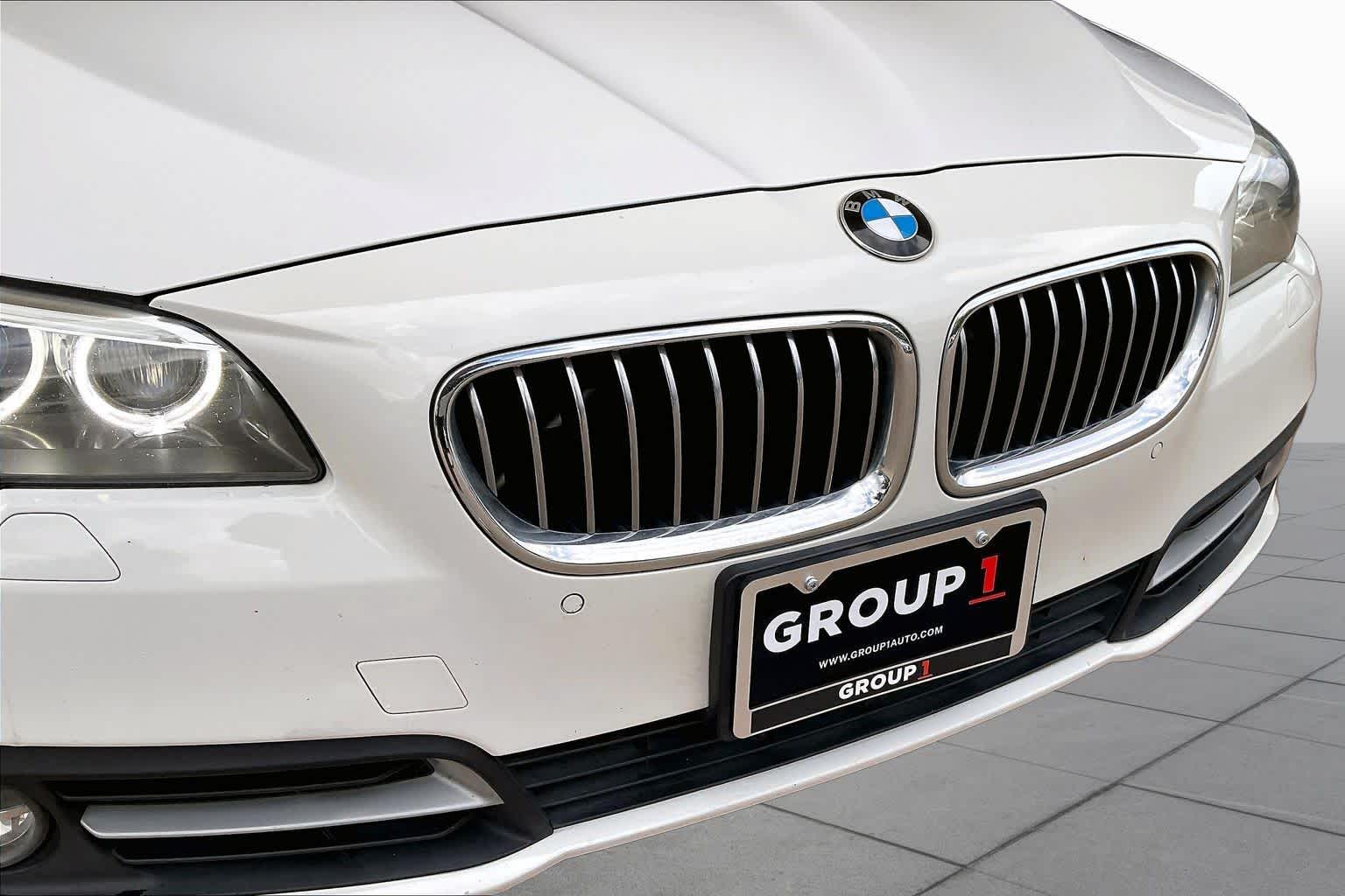 2015 BMW 528i photo 27 of 34