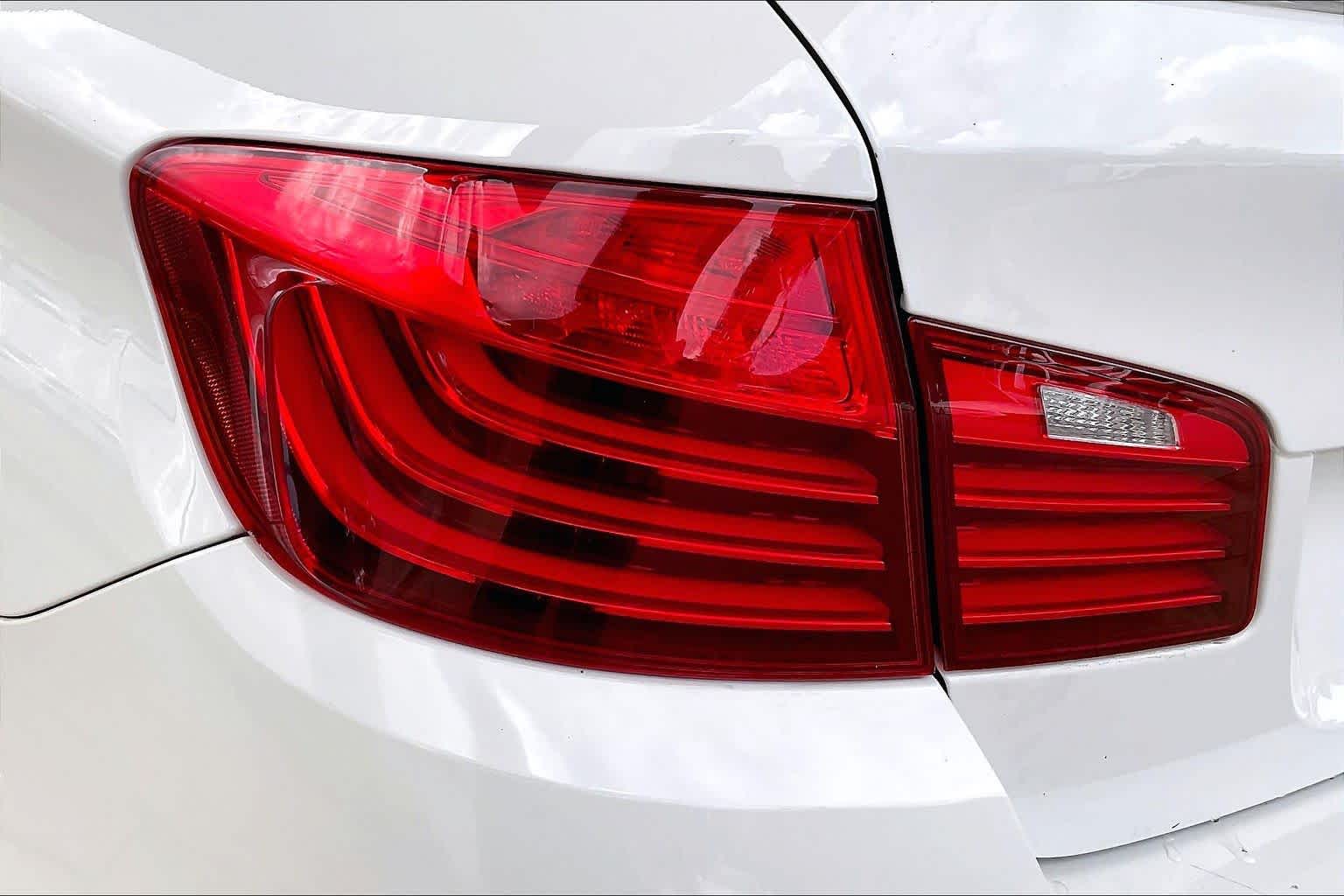 2015 BMW 528i photo 26 of 34