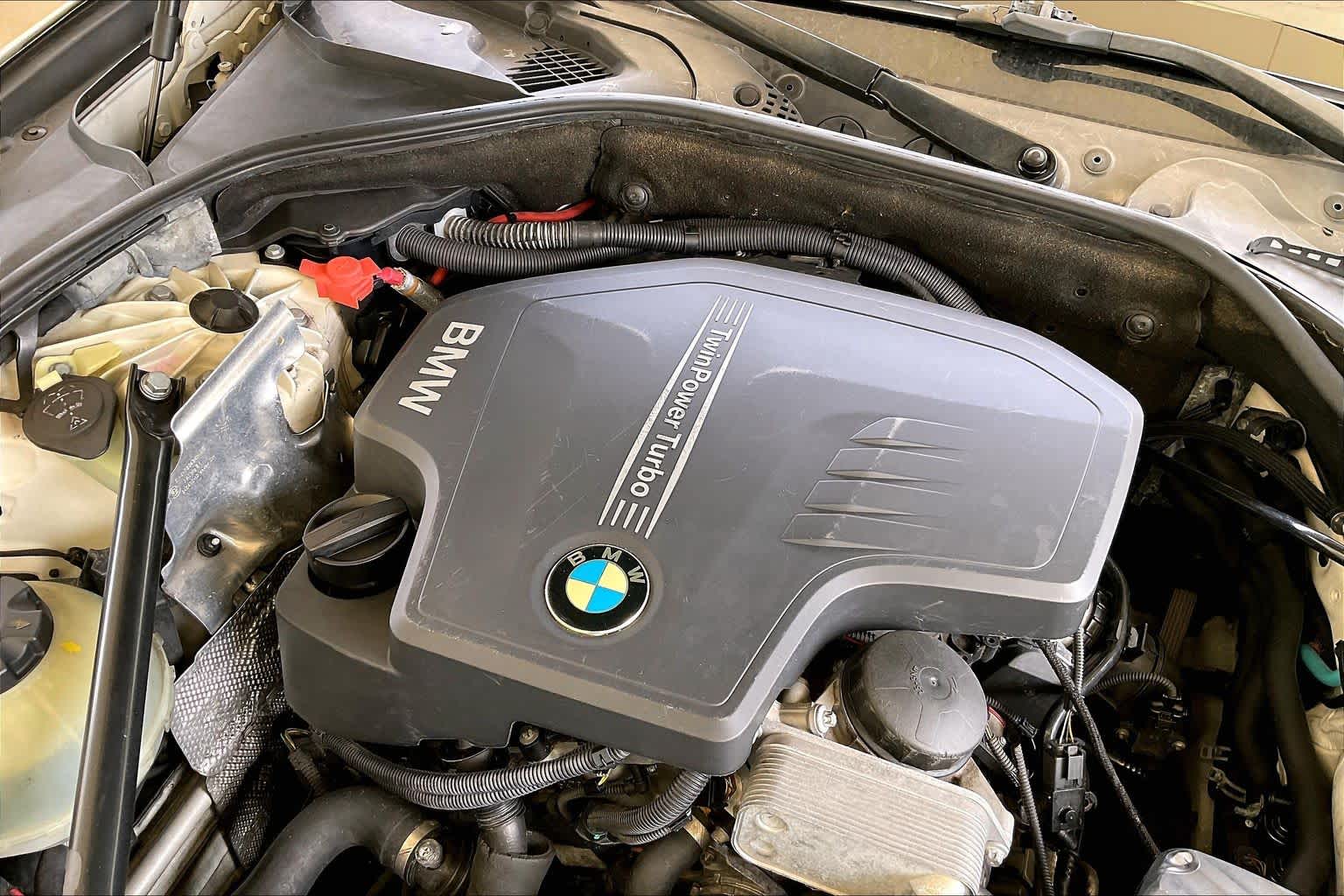 2015 BMW 528i photo 30 of 34