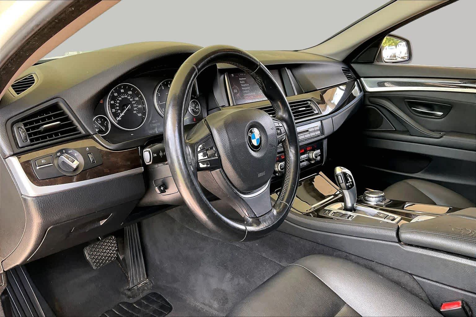 2015 BMW 528i photo 15 of 34