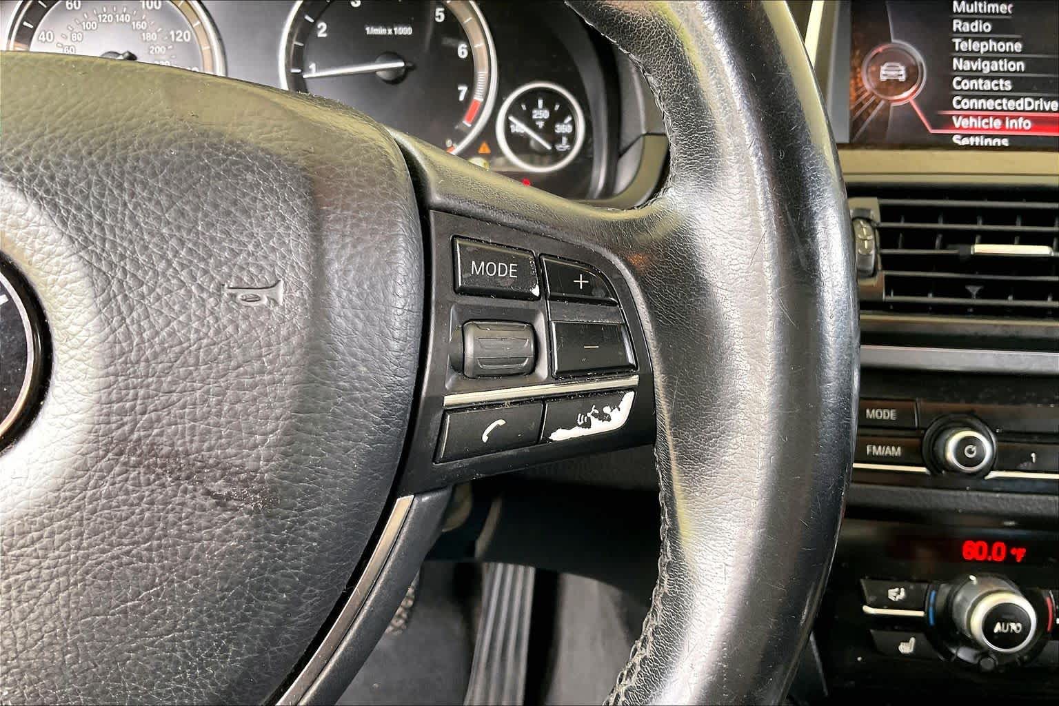 2015 BMW 528i photo 22 of 34