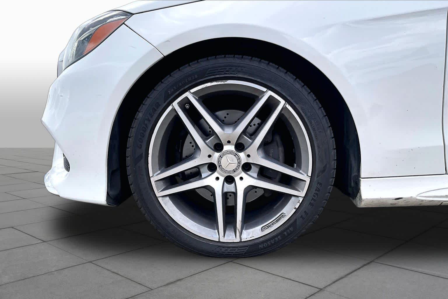 2015 Mercedes-Benz E 400 photo 10 of 35