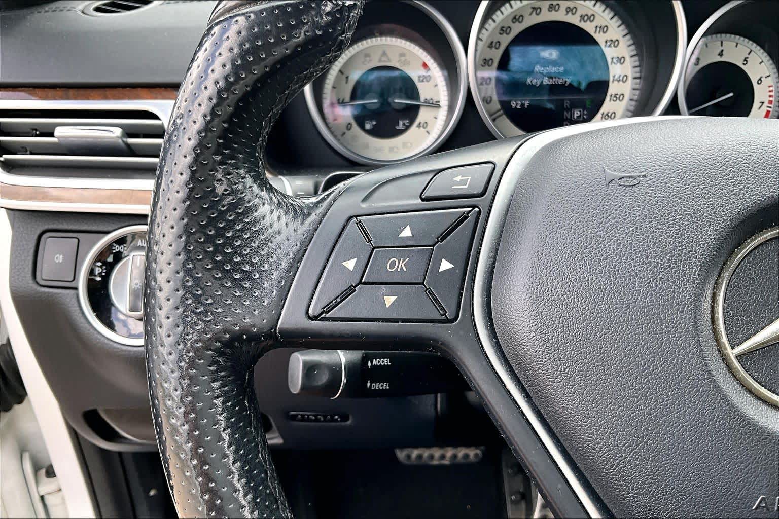 2015 Mercedes-Benz E 400 photo 22 of 35