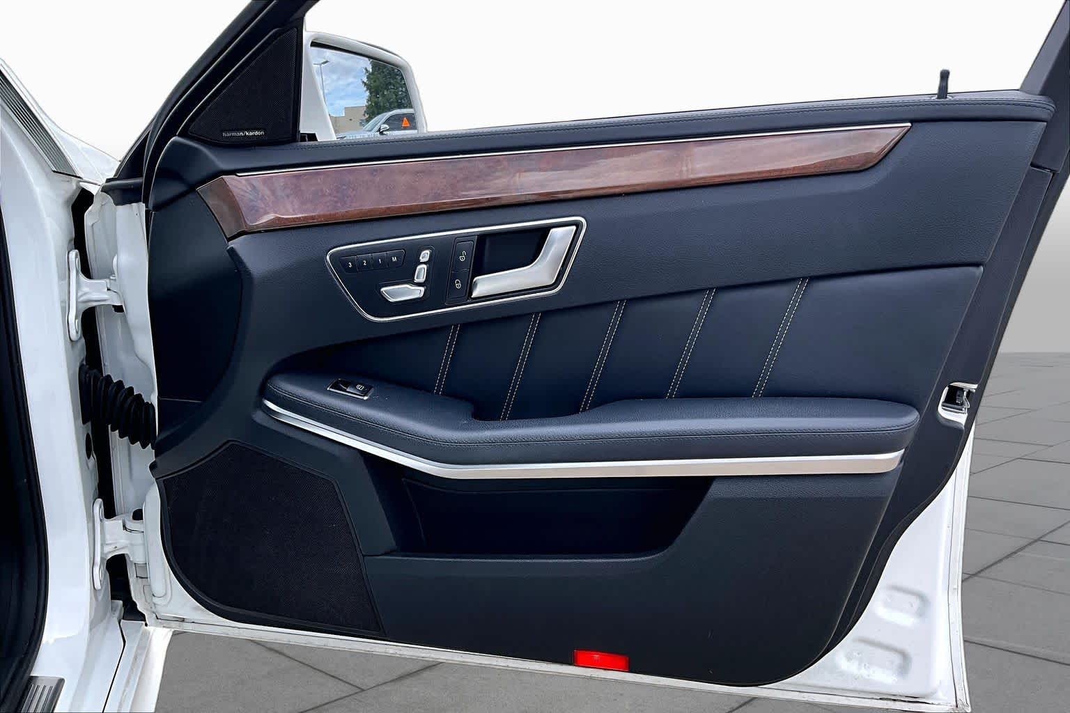 2015 Mercedes-Benz E 400 photo 21 of 35